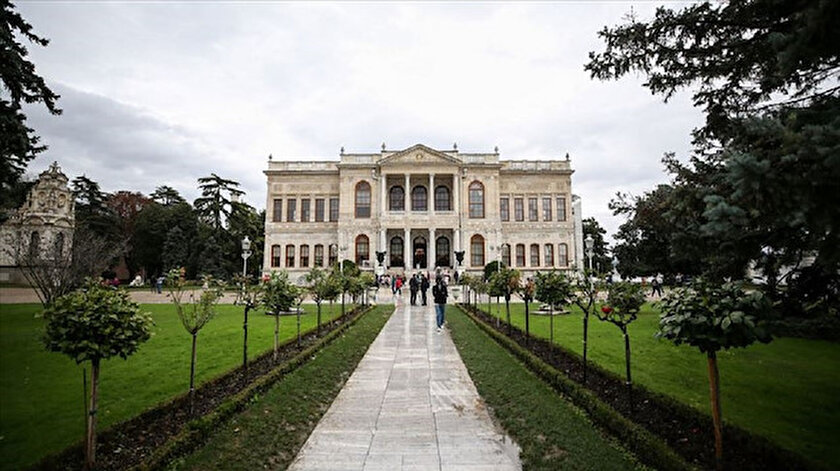 Dolmabahçe Sarayı
