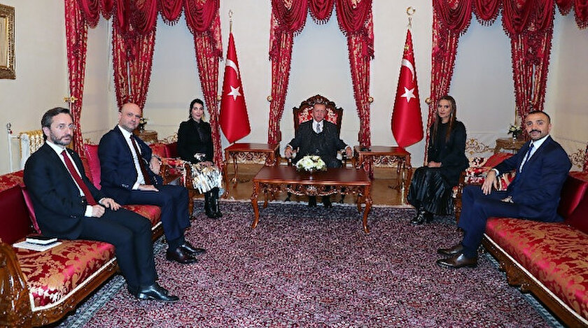 Erdoğan�ı ziyaret eden Akalın, Levent ile karşılaştırılınca sert çıktı