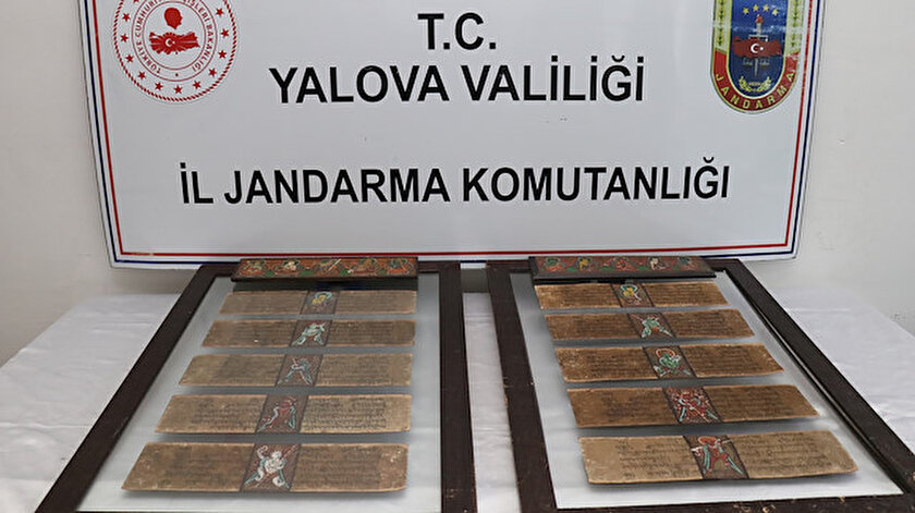 Yalovada Budizm ile ilgili tarihi el yazması eserleri jandarmaya satmaya çalışırken yakalandılar