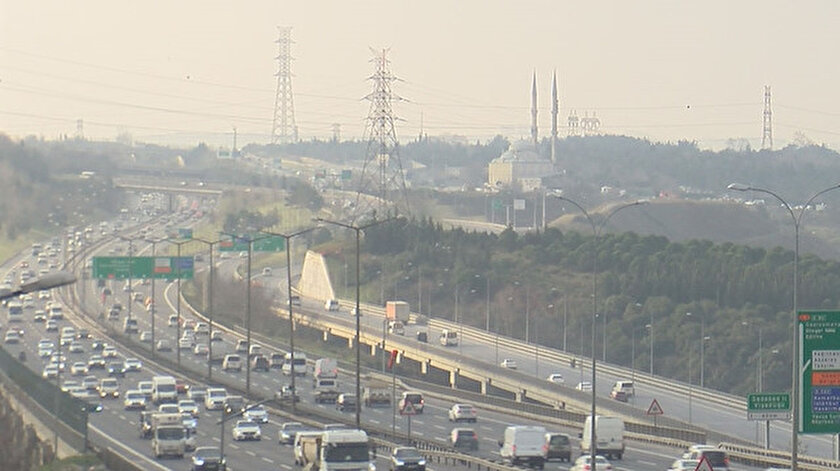 Uzmanlar, İstanbul'da hava kirliliği değerleri üst seviyede çıktığını belirtti.