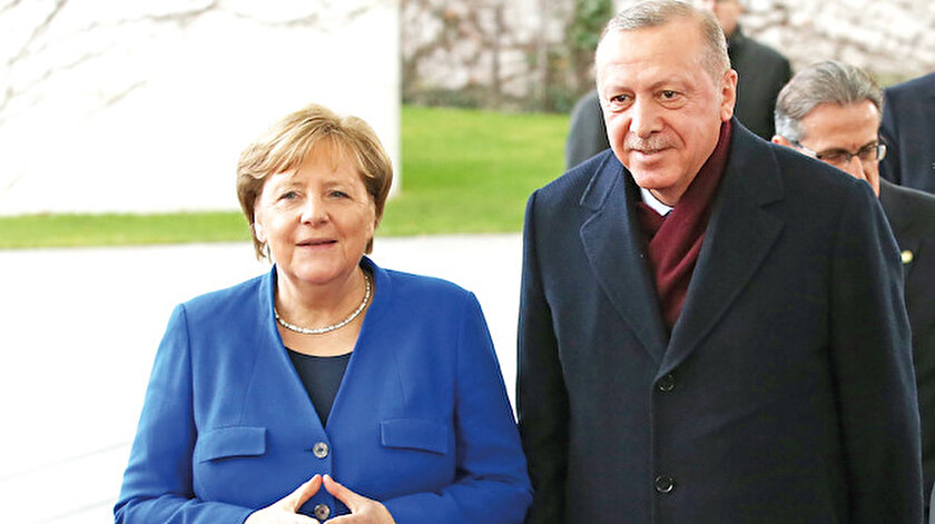 Cumhurbaşkanı Erdoğan, Kanada Başbakanı Justin Trudeau ile telefon görüşmesi gerçekleştirdi. Görüşmede Libya krizi başta olmak üzere ikili ilişkiler ve bölgesel meseleler ele alındı.