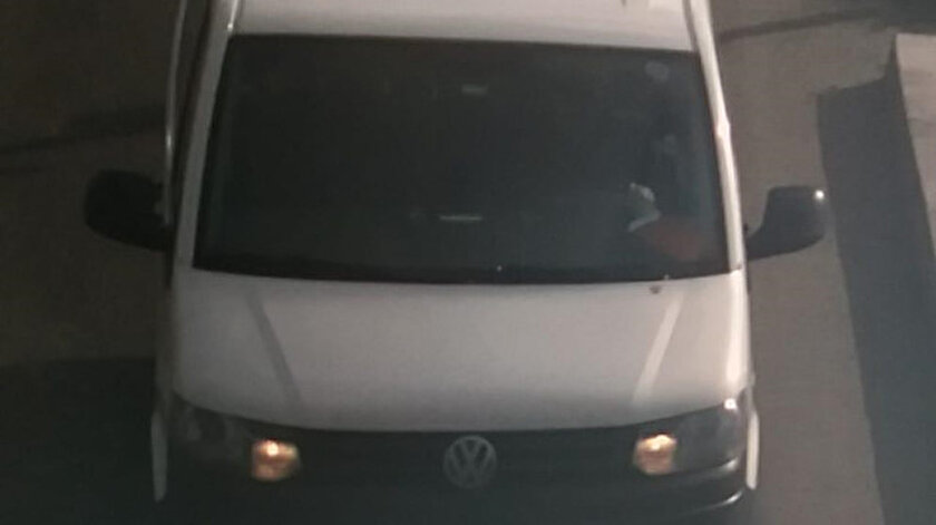 FETÖ'cülerin minibüs içinde toplandıkları anlar.