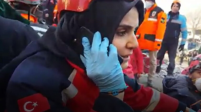 Azize Çelik ile sağlık personeli telefonda görüşmüştü.