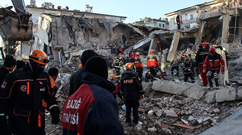 Elazığ’da arama kurtarma çalışmalarında 38 saat geride kaldı.