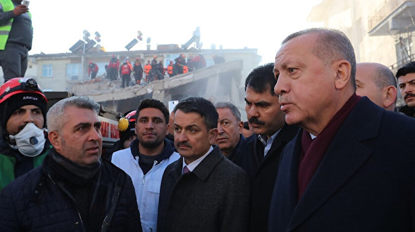 Cumhurbaşkanı Erdoğan deprem bölgesinde incelemelerde bulunmuştu.