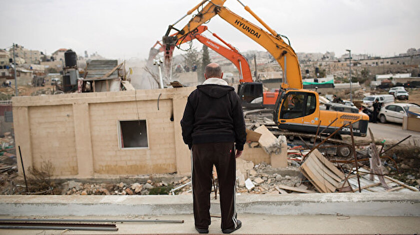 İsrail Doğu Kudüste Filistinlilere ait bir evi yıktı: Bahane ise ruhsatsız olduğu iddiası