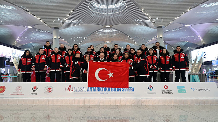 24 kişiden oluşan bilim heyeti, Antarktika'da 40 gün kalacak.