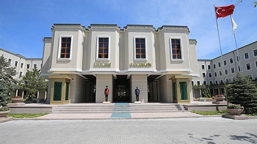 Yabancı teröristlerin ülkelerine iadelerine devam ediliyor.