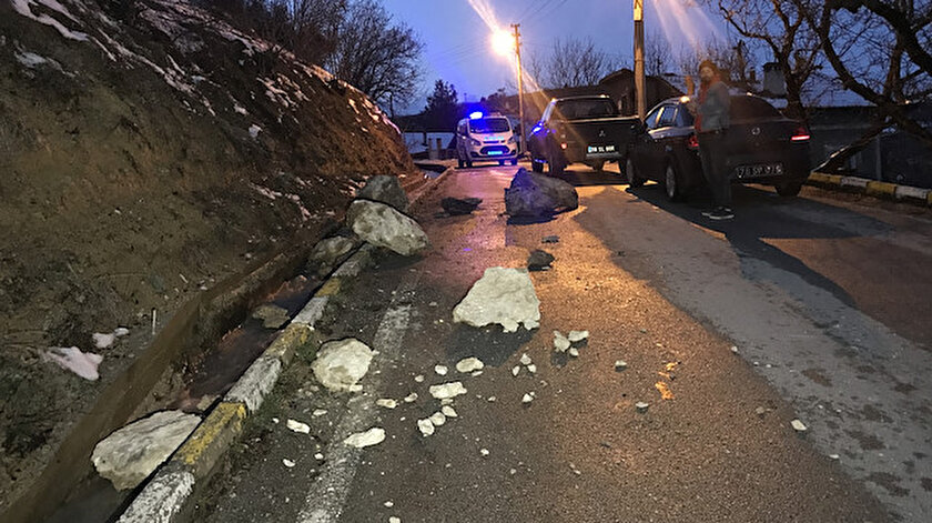 Safranbolu'da heyelan nedeniyle bir sokak ulaşıma kapandı.