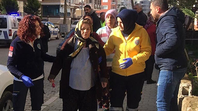 Zanlı, Güleç'i darbedip, kolundaki bilezik ile kulağındaki küpeyi alarak kaçtı.