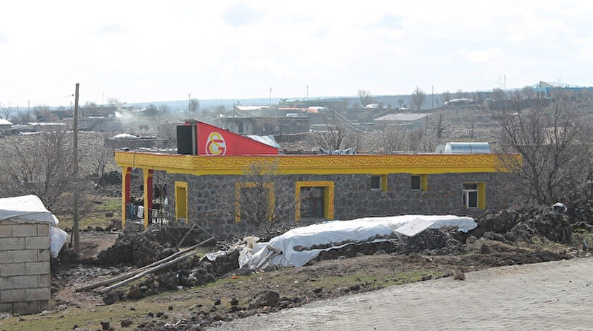 Fanatikliğin böylesi görülmedi: Derbi öncesi evlerini boyadılar