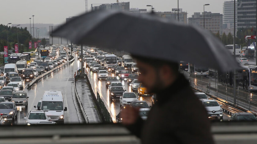 Meteorolojiden İstanbul için yağış uyarısı yapıldı.