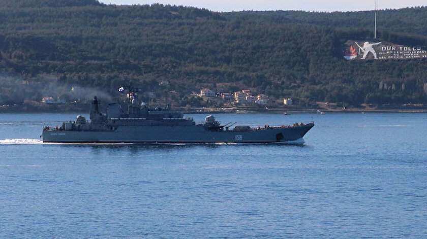 İdlibdeki alçak saldırı sonrası Türkiye boğazları kapatmalı!