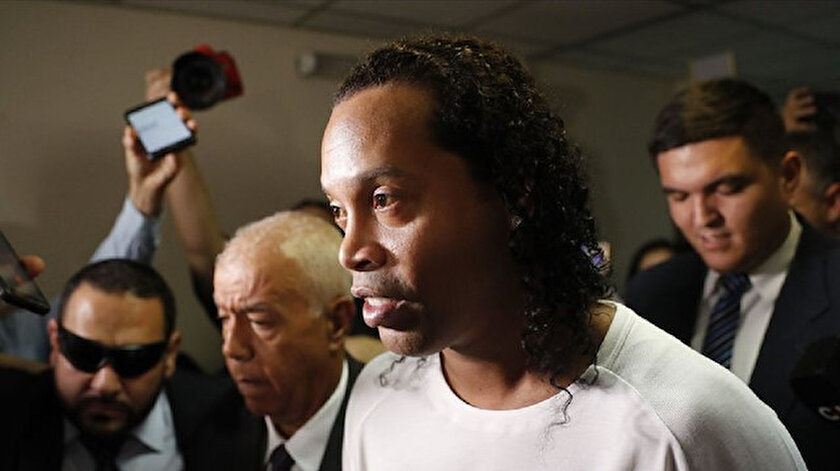 Ronaldinho Paraguayda tutuklandı