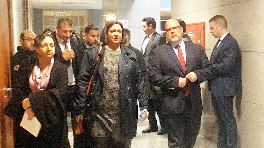 Duruşmayı, ABD’nin Ankara Büyükelçiliği Maslahatgüzarı Jeffrey M. Hovenier ve ABD’nin İstanbul Başkonsolosu Daria Darnell da takip etti.