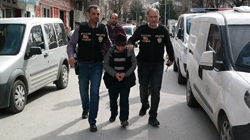 Eskisehir De Buyu Bozma Vaadiyle 51 Kisiyi Dolandiran Supheli Gozaltina Alindi
