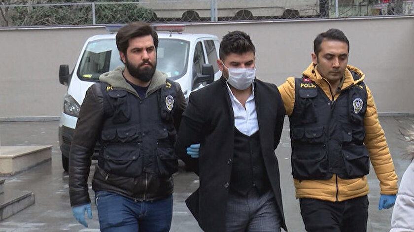 Yaşlı vatandaşı rencide eden Osman K'ya ters kelepçe takılması dikkat çekti.