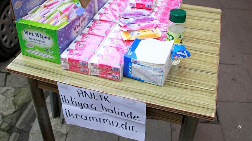 Temel’in yapmış olduğu bu farkındalık, büfenin önünden geçen vatandaşlar tarafından ilgiyle karşılandı.