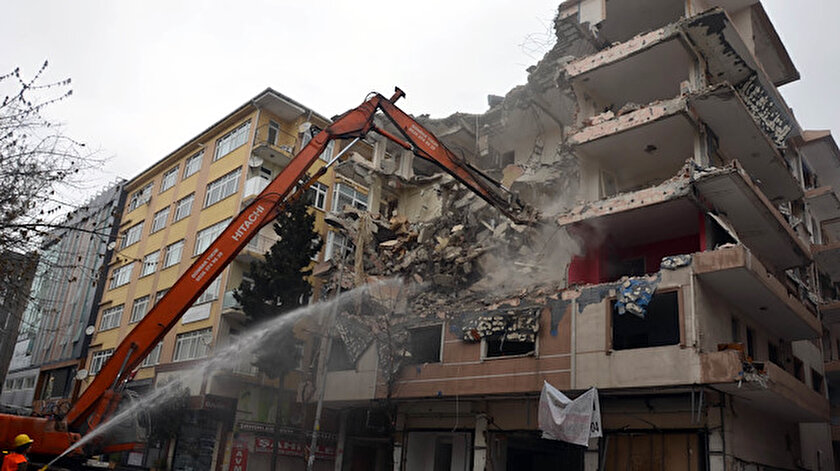 Avcılar’daki 3 bin bina gözleme dayalı kontrolden geçirilmişti.