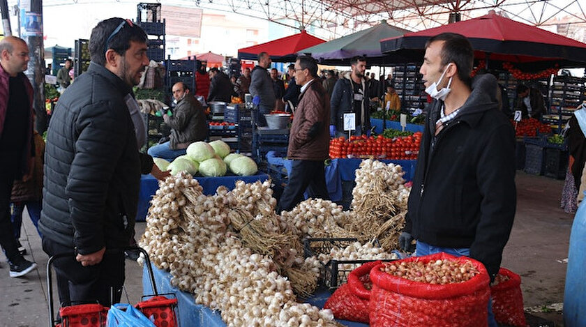Uzmanlar ’koronaya karşı sarımsak tüketin’ dedi, fiyatlar 60 liraya kadar çıktı.