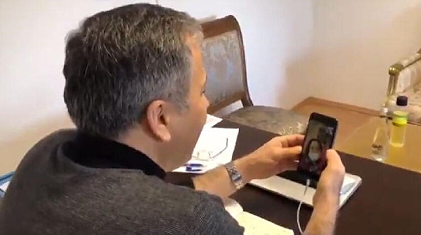 Vali Yerlikaya, o aileyle koronavirsü tedbirleri kapsamında telefon üzerinden görüntülü görüştü.