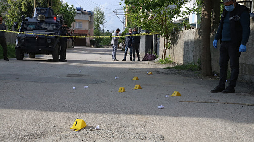Polis ekipleri olay yerine gelerek incelemede bulundu.