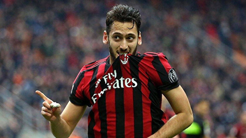 Hakan Çalhanoğlu, Milan formasıyla toplamda çıktığı 116 maçta 17 gol atarken, 24 de asist kaydetti.