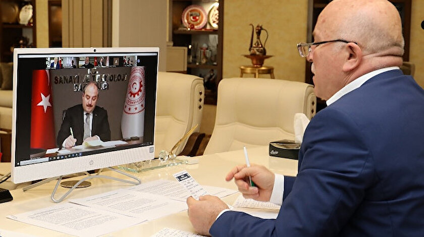 Başkan Sekmen, Bakan Varank'a teknoloji sunumu yaptı.