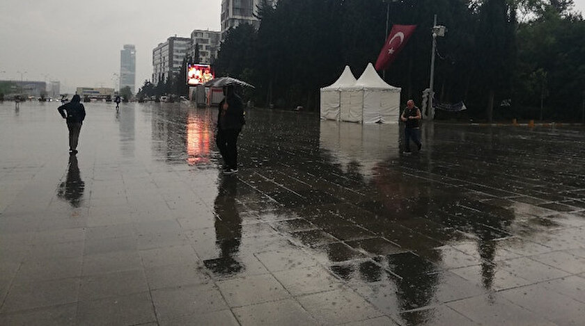Meteorolojiden sağanak yağış uyarısı: Sıcaklıklar 6 derece düşecek