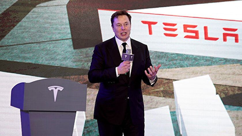 Musk tehdit etti, savaşı kazandı.