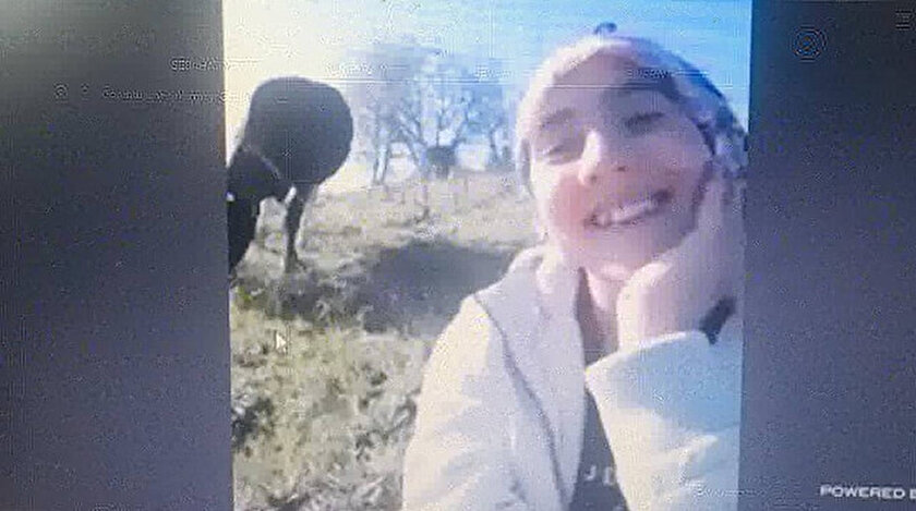 Ayşenur Doludağ adlı öğrencinin ailesine çobanlık ve çiftçilik yaparak yardım ettiği aynı zamanda da internet üzerinden öğretmenlerin verdiği EBA canlı derslere tarlasından katıldığı öğrenildi.
