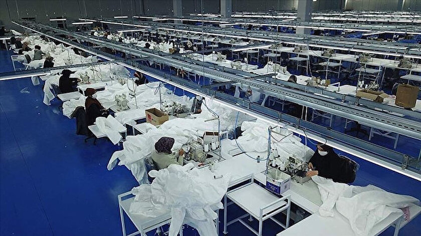 İşçilerin peş peşe rahatsızlanmasının ardından fabrikada üretim 15 gün durduruldu.