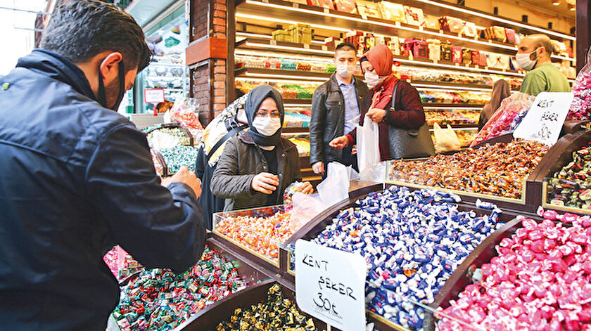 Her şeye rağmen bayram telaşı: Vatandaşlar geleneklerden vazgeçmedi