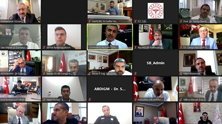 Bakan Koca, 81 il sağlık müdürüyle bayram öncesi online toplantı yaptı.