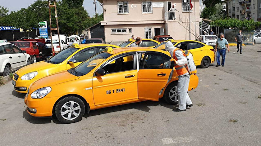 İskitler’de hizmet veren dezenfekte istasyonu yoğun bir gün yaşadı.