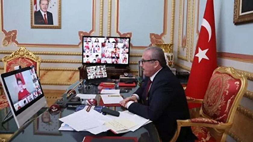 Başkan Şentop'tan 11 bin 184 öğrenciye 100. yıl hediyesi