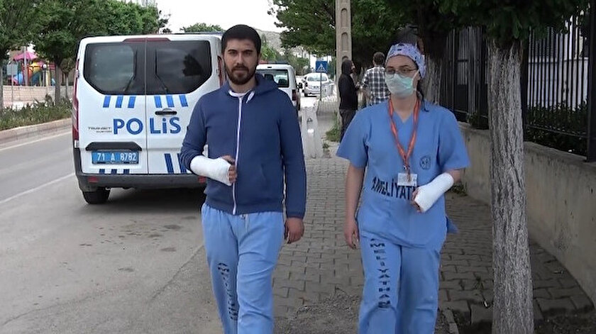 İki görevli, Yahşihan İlçe Emniyet Müdürlüğüne giderek şikayetçi oldu.