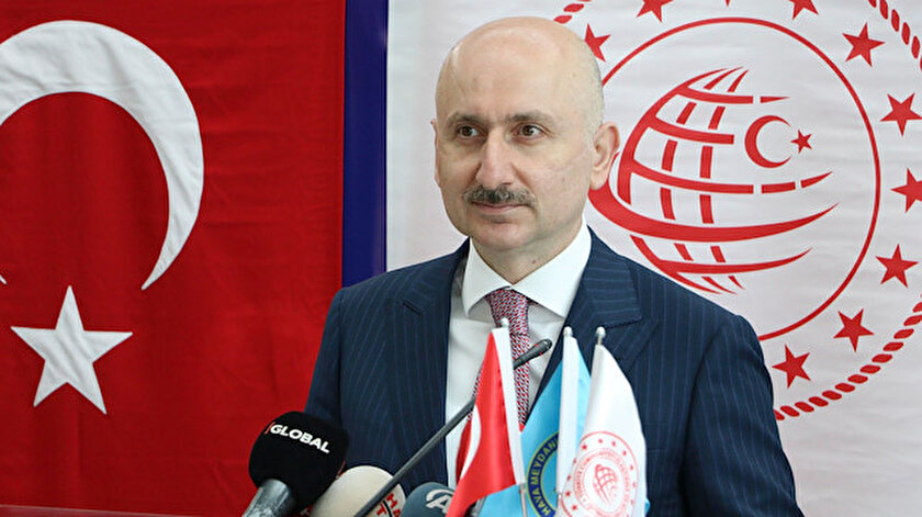 Ulaştırma ve Altyapı Bakanı Adil Karaismailoğlu