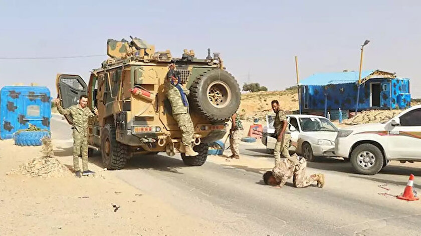 Arşiv/ Libya ordusu Sirte'ye doğru ilerliyor