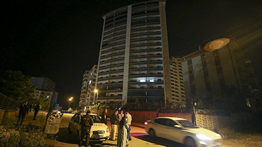 Ankara Da 18 Katli Bina Cokme Riskine Karsi Tahliye Edildi Apartman Sakinlerinden Evlerimizin Degeri Dusecek Tepkisi