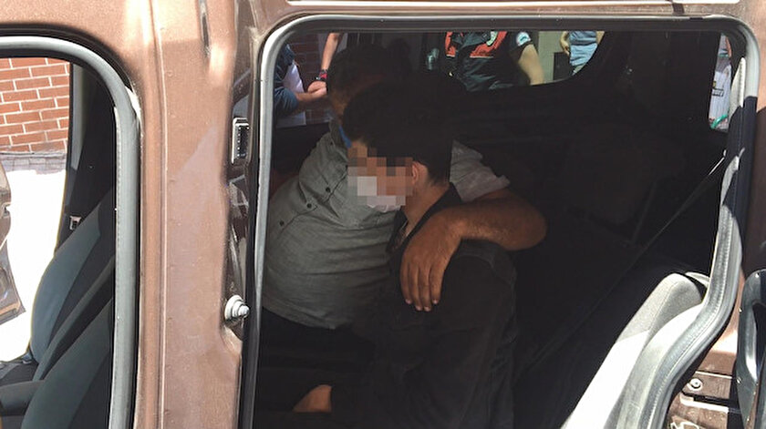 İngilizce kursunda dehşet: Pompalı tüfekle geldi tavana ateş açtı