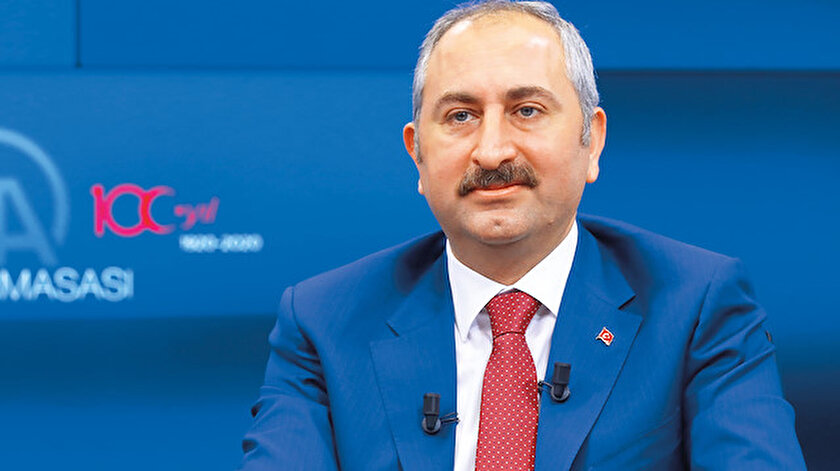 Hangi maddeye karşı çıkıyorsunuz? Adalet Bakanı Gül baroların yapısıyla ilgili yapılacak değişime ilişkin konuştu