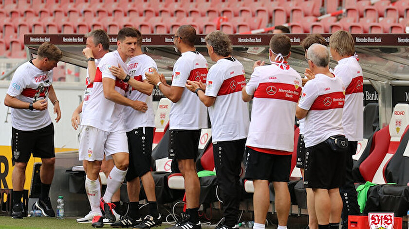 Stuttgart Bundesligaya çıktı: Mario ​Gomez futbolu bıraktı