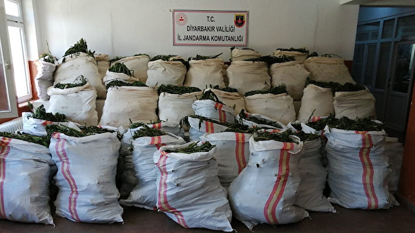 Diyarbakir Da Terorun Finans Kaynagina Buyuk Darbe 3 Ton Esrar Ele Gecirildi