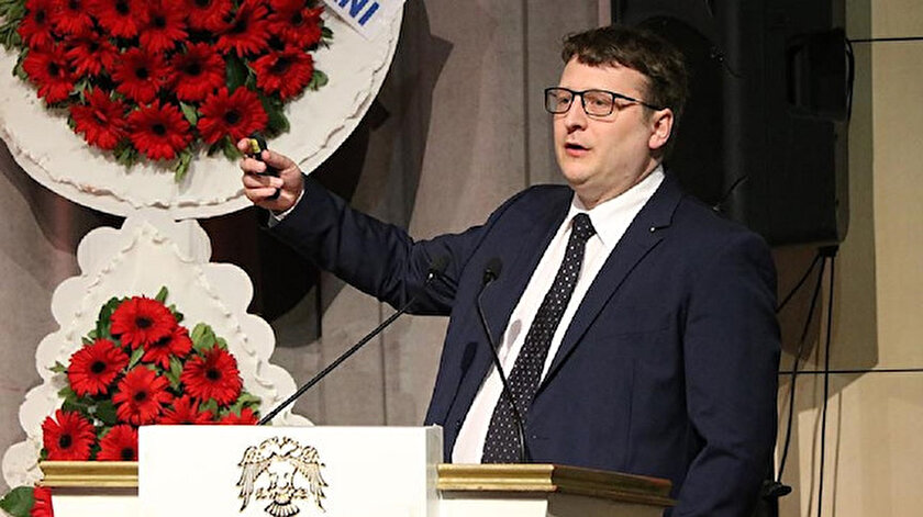 Güneydoğu Avrupa ve Kafkaslar Araştırma Merkezi (SOEK) Direktörü Dr. Christian Johannes Henrich açıklama yaptı.