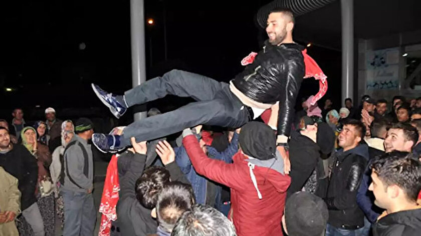 istanbul ve ankara da asker konvoyu ve