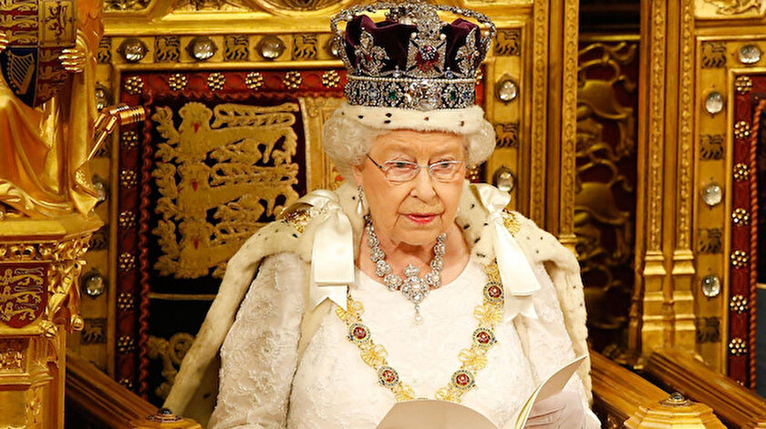 Kraliçe Elizabeth.