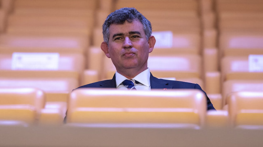 Metin Feyzioğlu, izleyici locasından bir süre TBMM Genel Kurulu çalışmalarını izledi.