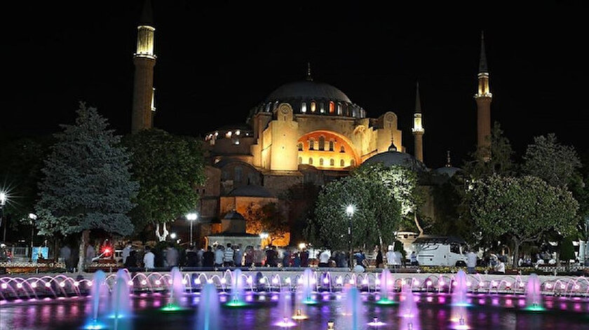 Ayasofyanın ibadete açılmasından Arap gazeteciler memnun: Tarihi bir adım