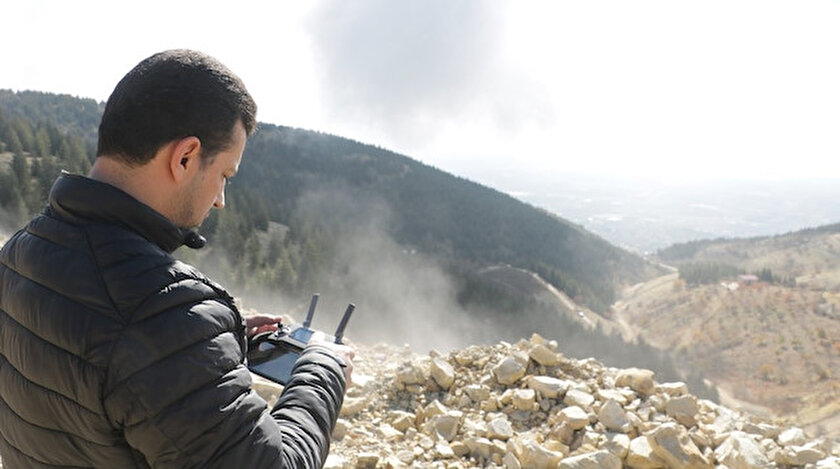 Fatih Nar, drone'unu on metre yerden yükselttiği için sekiz bin lira idari para cezası ödeyecek.
